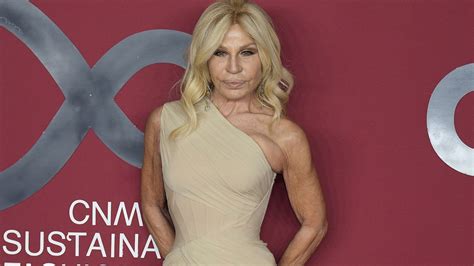 versace entra in politica|Donatella Versace slams Italian government's anti.